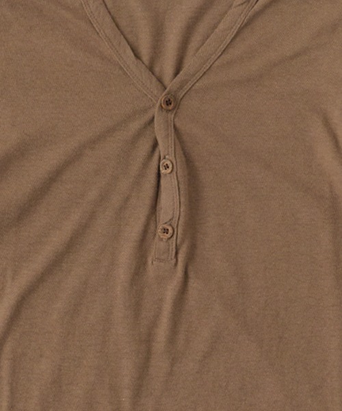 FLISTFIA（フリストフィア）の「FLISTFIA/フリストフィア Henley Neck T-Shirts Tシャツ（Tシャツ/カットソー・メンズ・ピンク/サーモンピンク/ブラウン/ライトブルー/オレンジ・3/2/1）」の7枚目の写真