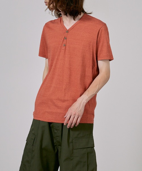 FLISTFIA（フリストフィア）の「FLISTFIA/フリストフィア Henley Neck T-Shirts Tシャツ（Tシャツ/カットソー・メンズ・ピンク/サーモンピンク/ブラウン/ライトブルー/オレンジ・3/2/1）」の12枚目の写真