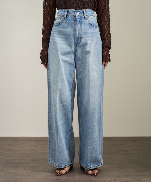 SALON adam et rope'（サロン アダム エ ロペ）の「USAコットンセンタープレスバギーデニム［セットアップ対応］（デニムパンツ・レディース・チャコールグレー/サックスブルー/ブルー系その他6・S/M）」の15枚目の写真