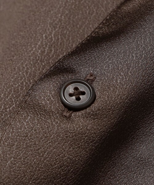 BEAMS（ビームス）の「リラックスフィット レザールック シャツ（シャツ/ブラウス・メンズ・ブラック/ダークブラウン・S/M/L/XL）」の4枚目の写真