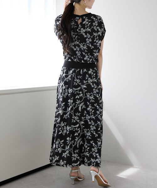 PREFERIR（プレフェリール）の「ボタニカルプリントワンピース/M,Lツーサイズ（ワンピース・レディース・オフホワイト/ブラック・LARGE/MEDIUM）」の16枚目の写真