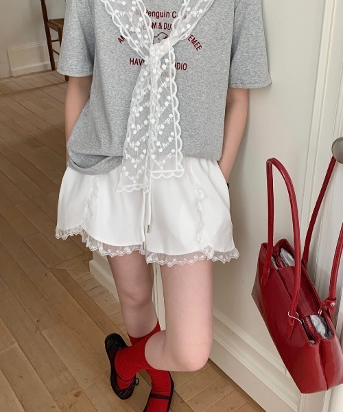 ROOPTOKYO(ループトウキョウ)の「Lace Docking Sweatshirt Shorts / レースドッキングスウェット ショートパンツ(スウェットパンツ・レディース・ブラック/ホワイト/ライトグレー/ブルー・FREE)」の1枚目の写真