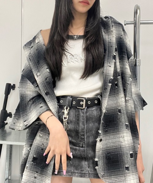 Figments（フィグメンツ）の「ダメージフード半袖チェックシャツ（シャツ/ブラウス・レディース・ブラック/ブラウン・FREE）」の6枚目の写真