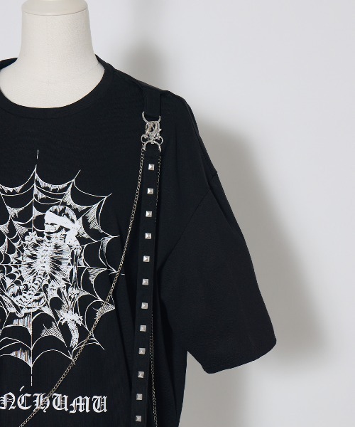 AVENCHUMU(アバンチュウム)の「Skull illustration print studded cross t-shirt(Tシャツ/カットソー・レディース・グレー/ブラック/ピンク・FREE)」の14枚目の写真