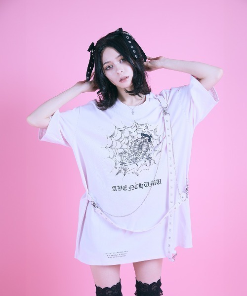 AVENCHUMU(アバンチュウム)の「Skull illustration print studded cross t-shirt(Tシャツ/カットソー・レディース・グレー/ブラック/ピンク・FREE)」の18枚目の写真