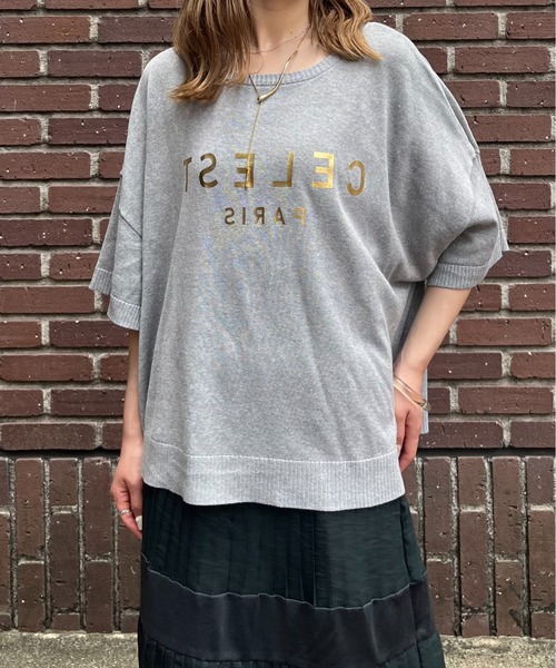 terrace(テラス)の「箔ロゴプリント天竺ニットトップス(ニット/セーター・レディース・サーモンピンク/杢グレー/オフホワイト/ブラック・MEDIUM)」の4枚目の写真