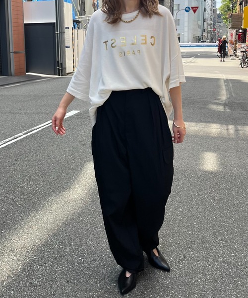 terrace(テラス)の「箔ロゴプリント天竺ニットトップス(ニット/セーター・レディース・サーモンピンク/杢グレー/オフホワイト/ブラック・MEDIUM)」の5枚目の写真