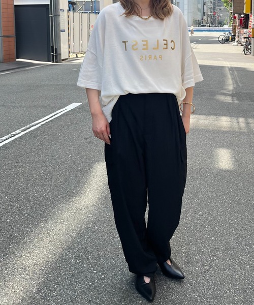 terrace(テラス)の「箔ロゴプリント天竺ニットトップス(ニット/セーター・レディース・サーモンピンク/杢グレー/オフホワイト/ブラック・MEDIUM)」の9枚目の写真