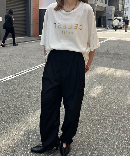terrace(テラス)の「箔ロゴプリント天竺ニットトップス(ニット/セーター・レディース・サーモンピンク/杢グレー/オフホワイト/ブラック・MEDIUM)」の11枚目の写真
