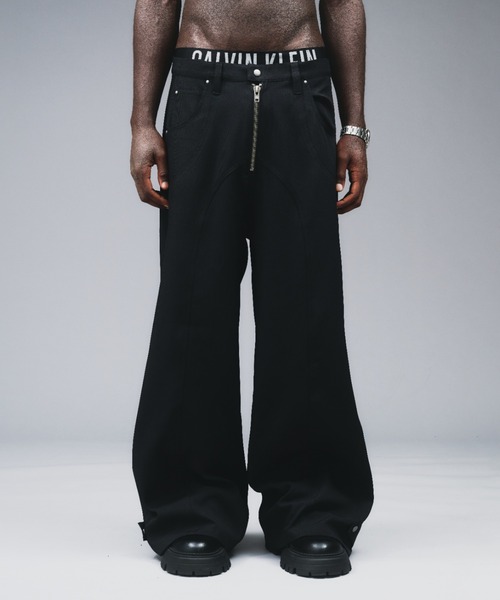 ANDER HUNK（アンダーハンク）の「Seem Design Polyester Baggy Slacks / シームデザインポリエステルバギースラックス（スラックス・メンズ・ブラック/チャコールグレー・SMALL/LARGE/MEDIUM）」の2枚目の写真