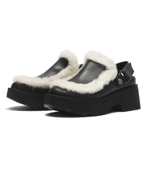 UGG(アグ)の「W ESMEE LEATHER CLOG 1171507-BLK(サンダル・レディース・ブラック・6/7/8/5)」の3枚目の写真