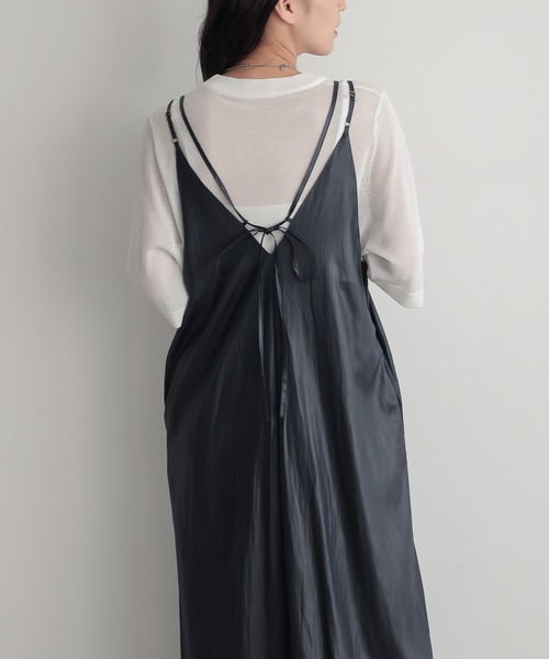 for/c（フォーシー）の「レザーライクキャミワンピース【サスティナブル】（ワンピース・レディース・ブラック/ネイビー/ブラウン・L/M）」の19枚目の写真