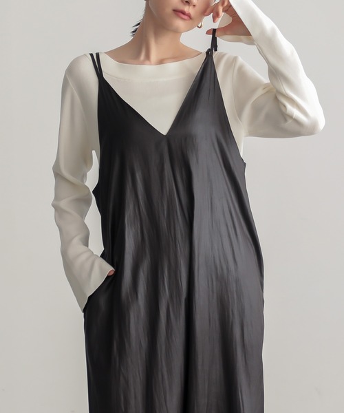 for/c（フォーシー）の「レザーライクキャミワンピース【サスティナブル】（ワンピース・レディース・ブラック/ネイビー/ブラウン・L/M）」の5枚目の写真