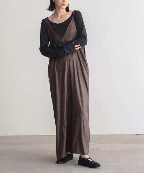 for/c（フォーシー）の「レザーライクキャミワンピース【サスティナブル】（ワンピース・レディース・ブラック/ネイビー/ブラウン・L/M）」の14枚目の写真