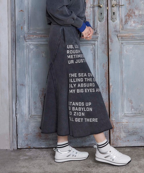 Cepica(セピカ)の「ロゴパッチフレアスカート(スカート・レディース・グレー/チャコールグレー・FREE)」の8枚目の写真