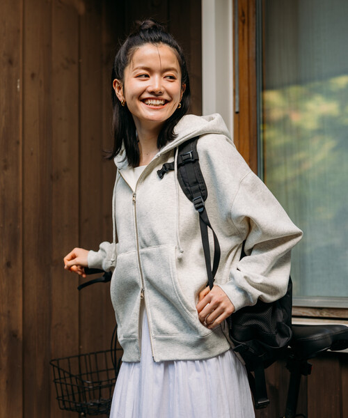 FREAK'S STORE(フリークスストア)の「限定展開 リラックスフィット ジップアップ パーカー(パーカー・メンズ・ネイビー/チャコールグレー/アッシュグレー/ブラック・SMALL/MEDIUM/LARGE)」の5枚目の写真