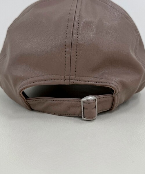 fredy emue（フレディエミュ）の「フェイクレザーキャップ（キャップ・レディース・ブラウン/ブラック・FREE）」の10枚目の写真
