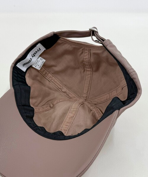 fredy emue（フレディエミュ）の「フェイクレザーキャップ（キャップ・レディース・ブラウン/ブラック・FREE）」の12枚目の写真