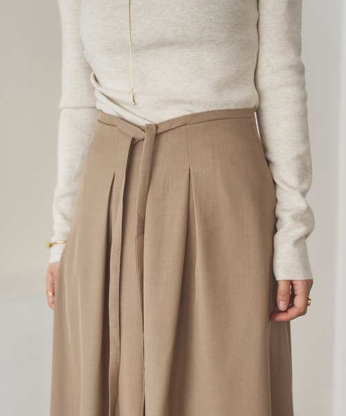 LAULEN(ローレン)の「inverted pleats ribbon long skirt /インバーテッドプリーツロングスカート(スカート・レディース・アイボリー/ブラック/ベージュ・M/S)」の5枚目の写真