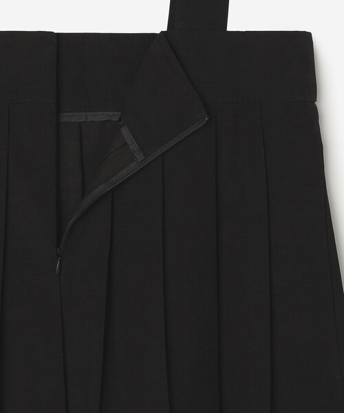 Bshop（ビショップ）の「eunoia | プリーツ ベスト WOMEN（ベスト・レディース・ブラック・ONE）」の7枚目の写真