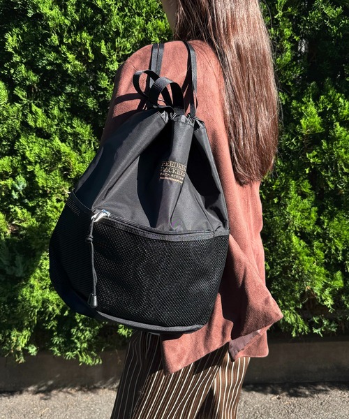 FREDRIK PACKERS（フレドリックパッカーズ）の「【FREDRIK PACKERS】≪別注≫POMELO　ライトナップサック/ナップザック 超軽量（バックパック/リュック・レディース・ブラック系その他3/チャコールグレー/ブラック系その他2/ブラック系1・FREE）」の2枚目の写真