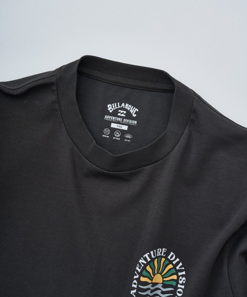 BILLABONG（ビラボン）の「BILLABONG キッズ SUNRISE COAST ロンＴ 【2025年秋冬モデル】/ビラボンキッズバックプリント長袖ロンT（Tシャツ/カットソー・キッズ・ブラック系その他/グリーン系その他・140/150/160）」の4枚目の写真