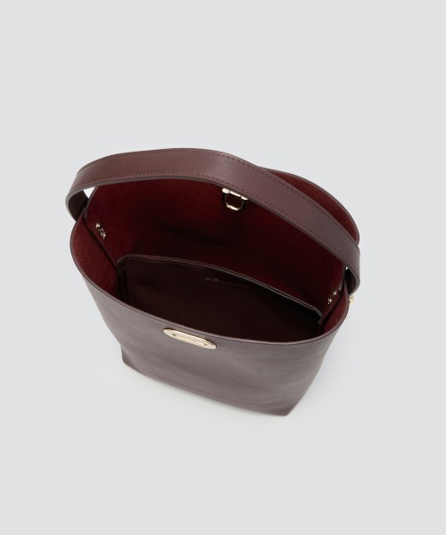 PELLICO(ペリーコ)の「ANELLI TURNLOCK GRANDE バッグ WINE(ショルダーバッグ・レディース・ボルドー・FREE)」の5枚目の写真