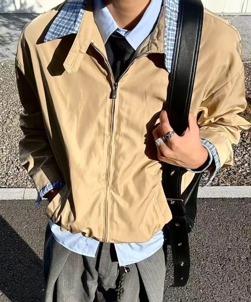 FreeZone（フリーゾーン）の「チェックシャツレイヤード風スタンドカラージャケット（ブルゾン・メンズ・ベージュ/ネイビー・F）」の6枚目の写真