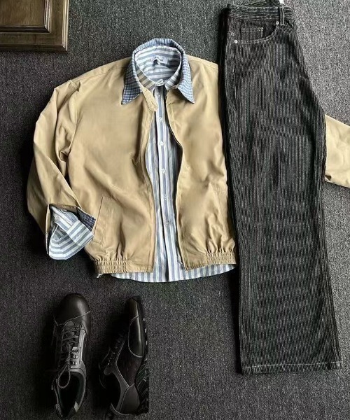 FreeZone（フリーゾーン）の「チェックシャツレイヤード風スタンドカラージャケット（ブルゾン・メンズ・ベージュ/ネイビー・F）」の8枚目の写真