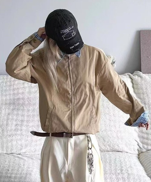 FreeZone（フリーゾーン）の「チェックシャツレイヤード風スタンドカラージャケット（ブルゾン・メンズ・ベージュ/ネイビー・F）」の3枚目の写真