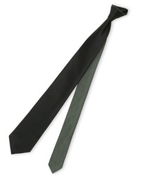 TAKA-Q（タカキュー）の「【シルクサテン リバーシブル】タカキュー ナロータイ 7.5cm幅 黒×カーキ（ネクタイ・メンズ）」