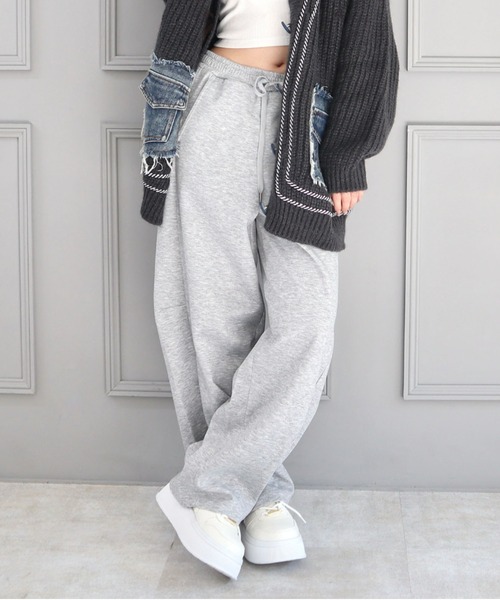 CECIL McBEE（セシルマクビー）の「ダンボール切替ワイドイージーパンツ（スウェットパンツ・レディース・グレー・LARGE/MEDIUM）」の2枚目の写真