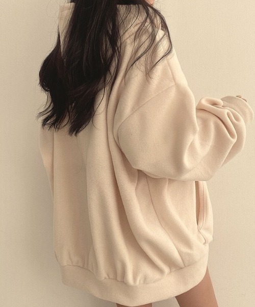 yuue' ( wear )(ユーイ)の「ボアオーバーサイズロゴハーフジップパーカー/フーディー(パーカー・レディース・アイボリー/ブラック・FREE)」の9枚目の写真