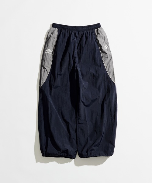 WETTEMPT（ウィテンプト）の「UMBRO WIDE NYLON PANTS / アンブロワイドナイロンパンツ（その他パンツ・メンズ・ブラック/ネイビー・MEDIUM/LARGE）」の22枚目の写真