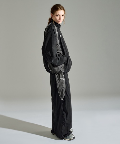 WETTEMPT（ウィテンプト）の「UMBRO WIDE NYLON PANTS / アンブロワイドナイロンパンツ（その他パンツ・メンズ・ブラック/ネイビー・MEDIUM/LARGE）」の14枚目の写真