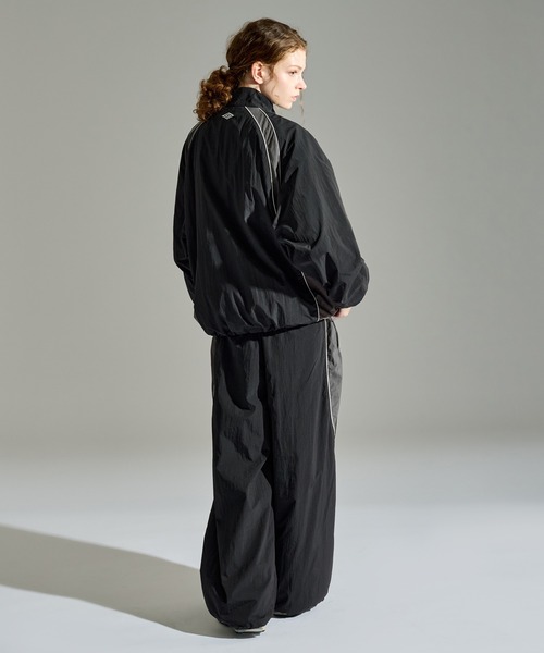 WETTEMPT（ウィテンプト）の「UMBRO WIDE NYLON PANTS / アンブロワイドナイロンパンツ（その他パンツ・メンズ・ブラック/ネイビー・MEDIUM/LARGE）」の17枚目の写真