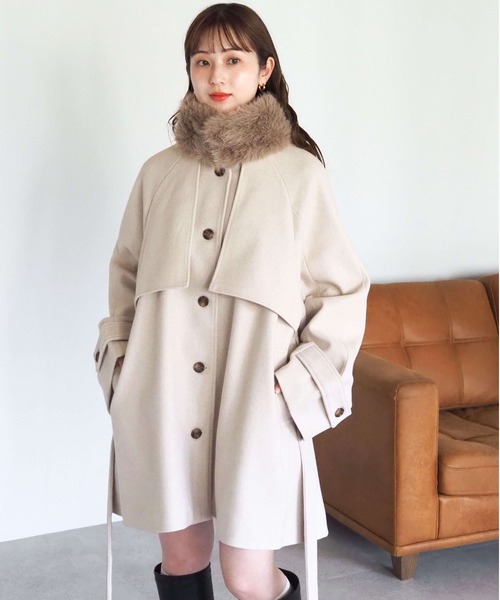 tiptop(ティップトップ)の「ファーティペット付ミドル丈トレンチコート(トレンチコート・レディース・アイボリー/ブラック/チャコールグレー/ダークブラウン・FREE)」の8枚目の写真