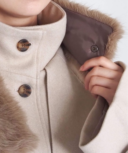 tiptop(ティップトップ)の「ファーティペット付ミドル丈トレンチコート(トレンチコート・レディース・アイボリー/ブラック/チャコールグレー/ダークブラウン・FREE)」の15枚目の写真