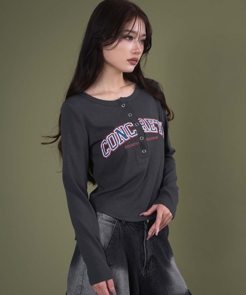 dispark（ディスパーク）の「DISPARK/キーネックロゴトップ（Tシャツ/カットソー・レディース・ブラック/チャコールグレー・FREE）」の8枚目の写真