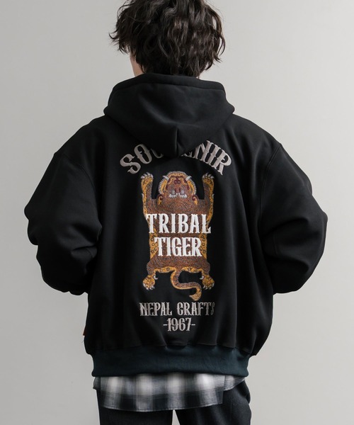 KRIFF MAYER（クリフメイヤー）の「KRIFF MAYER クリフメイヤー オーバーサイズスーベニア刺繍裏起毛長袖フルジップパーカー 2515109（パーカー・メンズ・ブラック/オリーブ/グレー/パープル/レッド/ナチュラル・XL/M/L）」の2枚目の写真