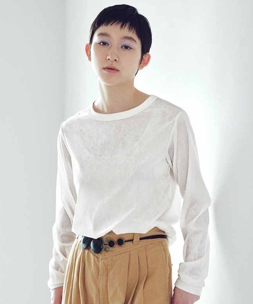 MEDE19F（メデジュウキュウ）の「ＭＥＤＥ１９Ｆ　クラッシュべロア調しなやかトップス（Tシャツ/カットソー・レディース・グレー/ベージュ/ホワイト・M/L/LL）」の2枚目の写真