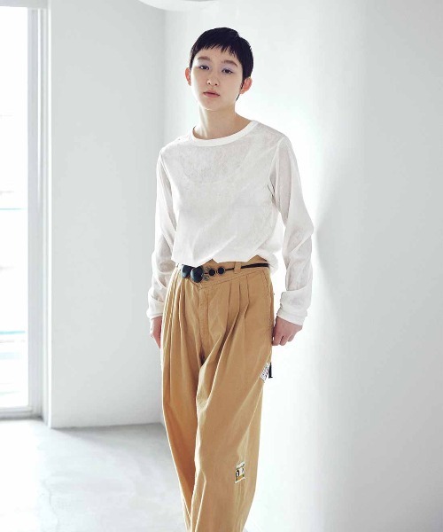 MEDE19F（メデジュウキュウ）の「ＭＥＤＥ１９Ｆ　クラッシュべロア調しなやかトップス（Tシャツ/カットソー・レディース・グレー/ベージュ/ホワイト・M/L/LL）」の4枚目の写真
