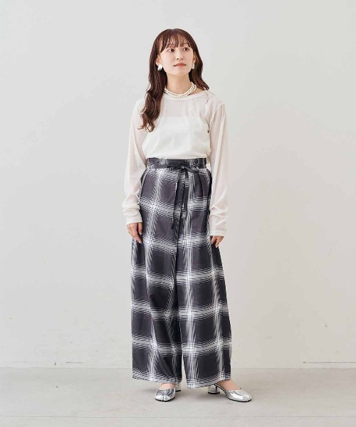MEDE19F（メデジュウキュウ）の「ＭＥＤＥ１９Ｆ　クラッシュべロア調しなやかトップス（Tシャツ/カットソー・レディース・グレー/ベージュ/ホワイト・M/L/LL）」の17枚目の写真