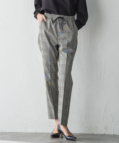 la.f…（ラエフ）の「【WEB限定】"すっきり快適な履き心地"テーパードパンツ≪洗濯機で洗える≫（その他パンツ・レディース・キャメル/ブラック系その他/ブラック・11号/9号/7号）」の3枚目の写真