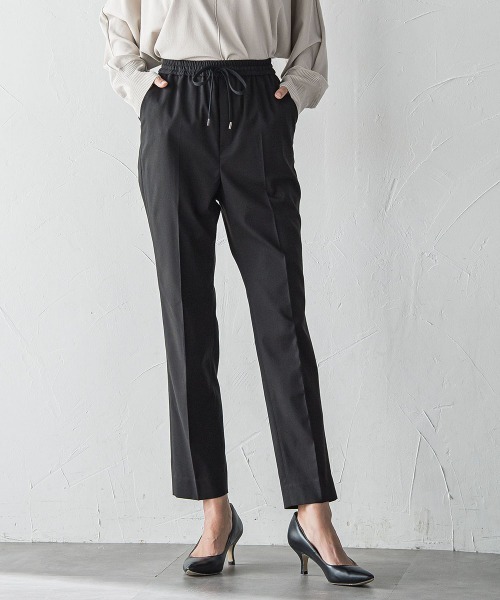 la.f…（ラエフ）の「【WEB限定】"すっきり快適な履き心地"テーパードパンツ≪洗濯機で洗える≫（その他パンツ・レディース・キャメル/ブラック系その他/ブラック・11号/9号/7号）」の2枚目の写真