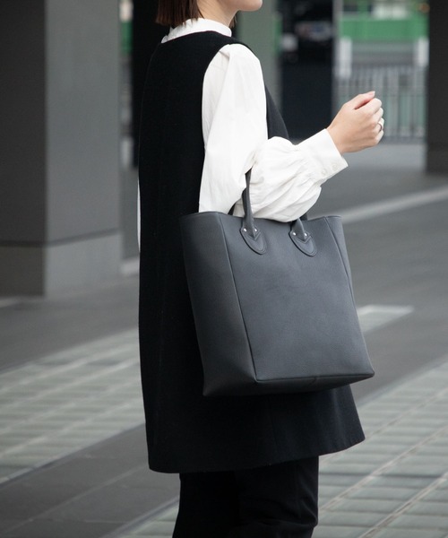 GUIONNET（ギオネ）の「【万能Sサイズ】撥水レザー ハンドバッグ 本革 600g軽量 ギオネ（トートバッグ・レディース・ブラック・FREE）」の9枚目の写真