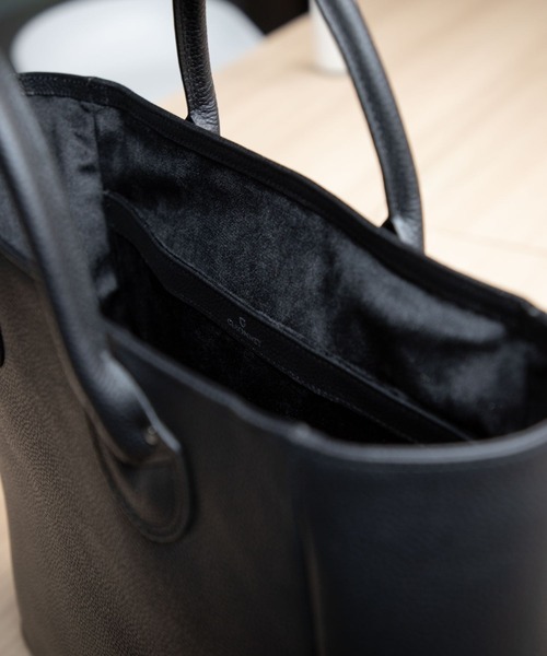 GUIONNET（ギオネ）の「【万能Sサイズ】撥水レザー ハンドバッグ 本革 600g軽量 ギオネ（トートバッグ・レディース・ブラック・FREE）」の12枚目の写真