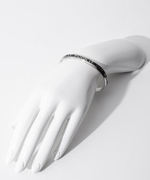 HUF(ハフ)の「HUF MONO BRACELET ハフ モノ メッセージ ブレスレット(ブレスレット・メンズ・シルバー系・FREE)」の6枚目の写真