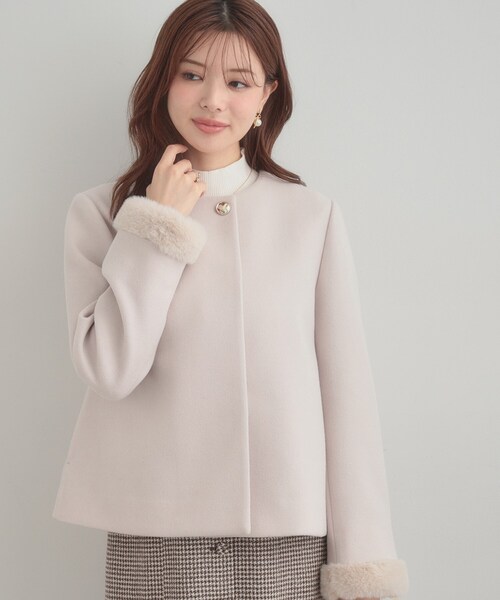 couture brooch（クチュールブローチ）の「【大人レディ・フェイクファー取り外し可能】ケープ風ショートコート（ノーカラーコート・レディース・ナチュラル/ブラック/ブラウン系その他・36/38/40/42）」の22枚目の写真