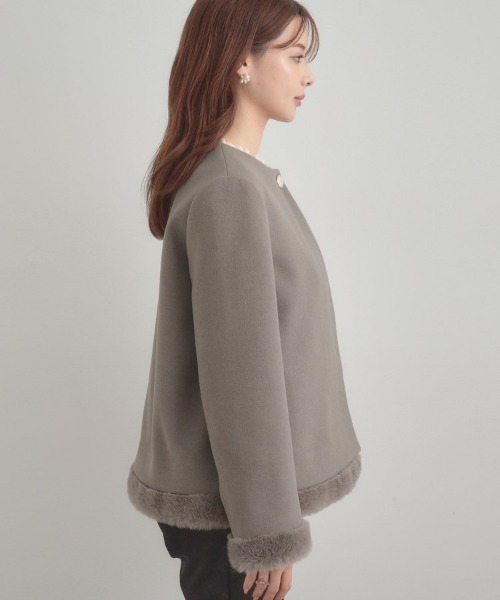 couture brooch（クチュールブローチ）の「【大人レディ・フェイクファー取り外し可能】ケープ風ショートコート（ノーカラーコート・レディース・ナチュラル/ブラック/ブラウン系その他・36/38/40/42）」の13枚目の写真